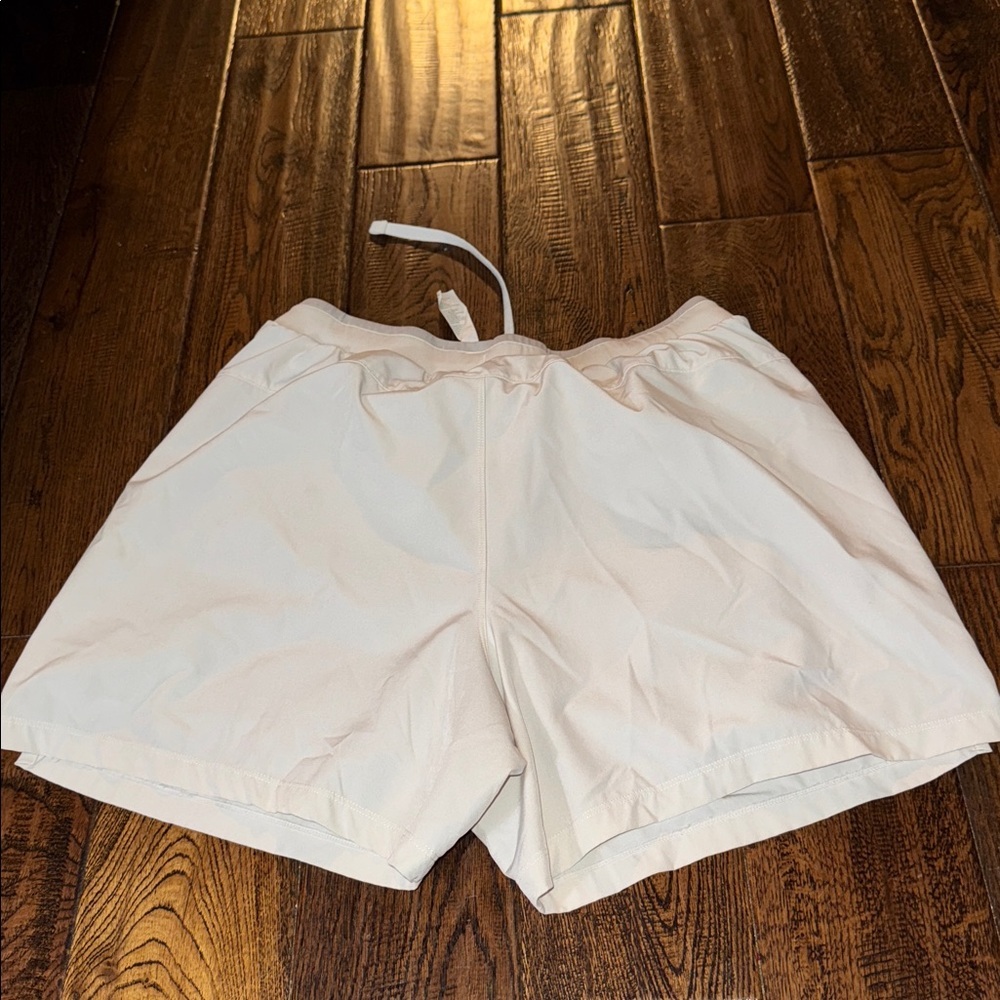Fabletics Women's White Athletic Shorts Size Large - Picture 4 of 5